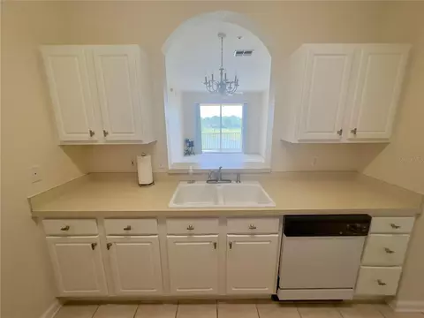Kitchen - 13536 Turtle Marsh Loop #532, Orlando, FL 32837 photo 3 of 6