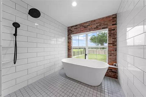 Bath - 4420 Quail Roost Rd, Saint Cloud, FL 34772 photo 6 of 6