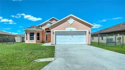 716 Versailles Ln, Kissimmee, FL 34759