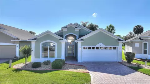 511 Royal Palm Dr, Davenport, FL 33837