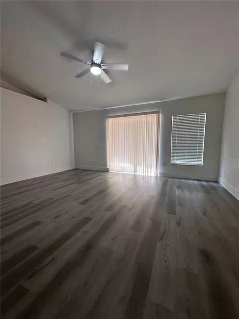 Living - 40 Willow Run, Ocala, FL 34472 photo 2 of 6