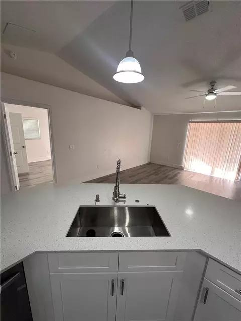 Kitchen - 40 Willow Run, Ocala, FL 34472 photo 4 of 8