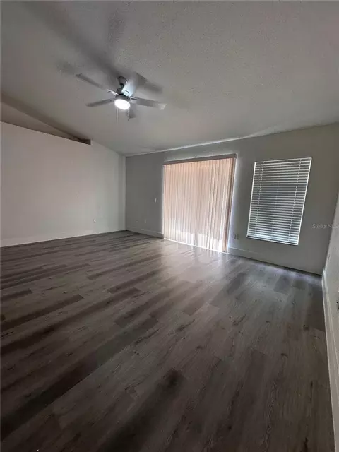 Living - 40 Willow Run, Ocala, FL 34472 photo 4 of 6