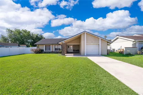 17 S Flag Dr, Kissimmee, FL 34759