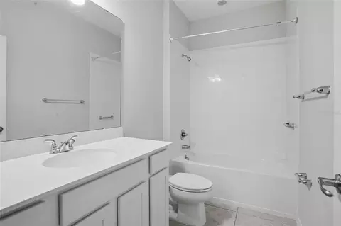Bath - 1841 Overcup Ave, Saint Cloud, FL 34771 photo 3 of 3