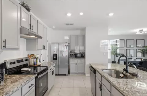 Kitchen - 2935 Turnstone Run, Saint Cloud, FL 34773 photo 2 of 5