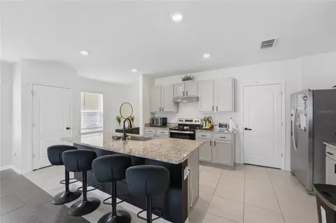 Kitchen - 2935 Turnstone Run, Saint Cloud, FL 34773 photo 5 of 5
