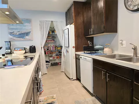 Kitchen - 1407 Ohio Ave, Saint Cloud, FL 34769 photo 3 of 7