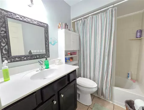 Bath - 1407 Ohio Ave, Saint Cloud, FL 34769 photo 2 of 3