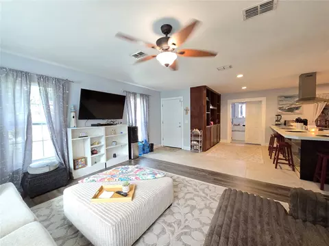 Living - 1407 Ohio Ave, Saint Cloud, FL 34769 photo 3 of 3