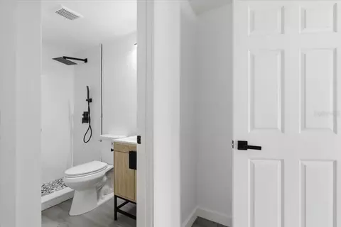 Bath - 1723 E Idell St, Tampa, FL 33604 photo 3 of 7