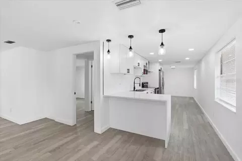 Entry Way - 1723 E Idell St, Tampa, FL 33604 photo 1 of 5