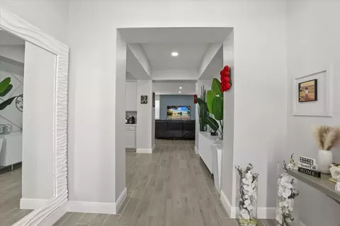 Entry Way - 5867 Sierra Crown St, Mount Dora, FL 32757 photo 3 of 7