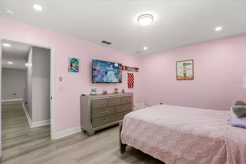 Bedroom - 5867 Sierra Crown St, Mount Dora, FL 32757 photo 8 of 16
