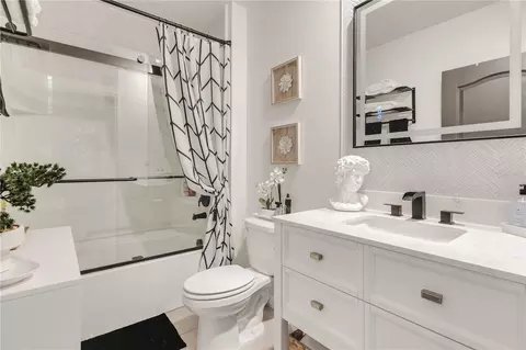 Bath - 2874 Turnstone Run, Harmony, FL 34773 photo 1 of 2