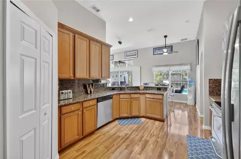 Kitchen - 4011 Chippewa Ct, Saint Cloud, FL 34772 photo 2 of 3