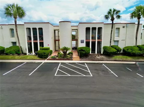 524 Orange Dr #11, Altamonte Springs, FL 32701