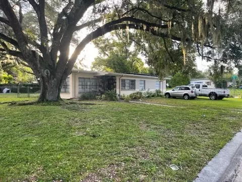 3201 River Grove Dr, Tampa, FL 33610