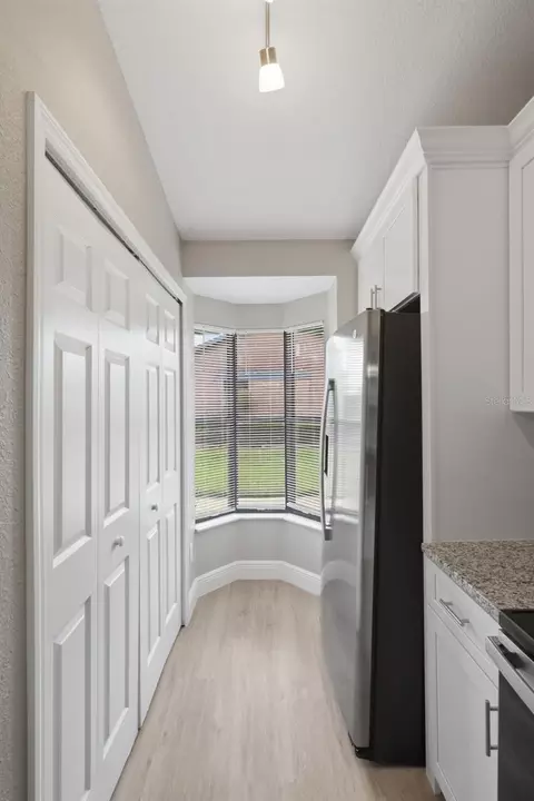 Entry Way - 2422 King Oak Ct, Saint Cloud, FL 34769 photo 2 of 3