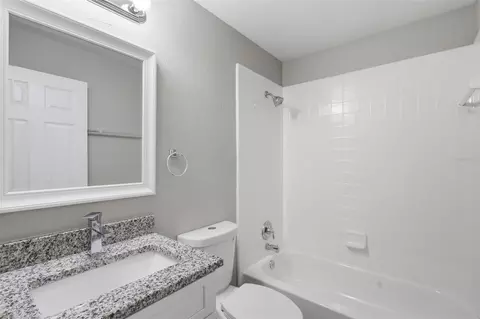Bath - 2422 King Oak Ct, Saint Cloud, FL 34769 photo 1 of 3