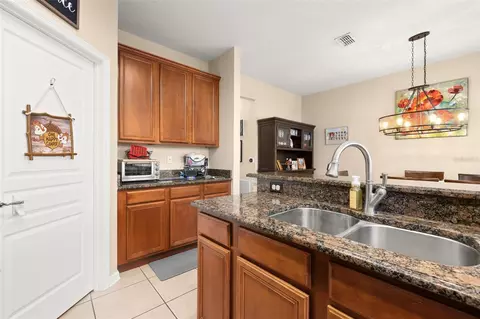 Kitchen - 7710 Fairgrove Ave, Windermere, FL 34786 photo 4 of 6