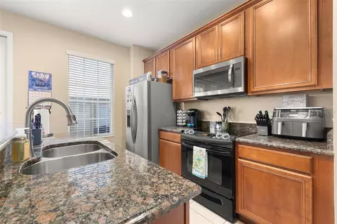 Kitchen - 7710 Fairgrove Ave, Windermere, FL 34786 photo 5 of 6