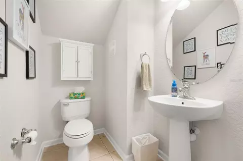 Bath - 7710 Fairgrove Ave, Windermere, FL 34786 photo 1 of 4