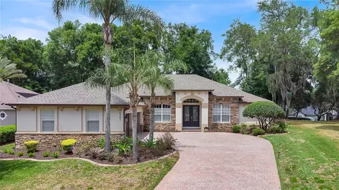 6361 Bordeaux Cir, Sanford, FL 32771