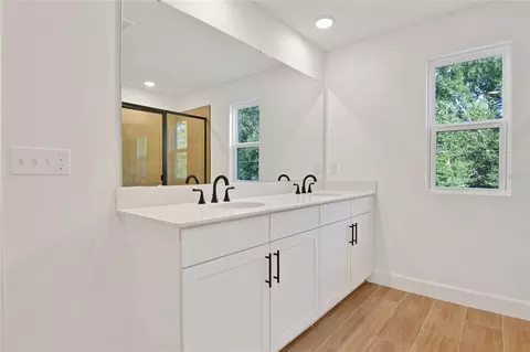 Bath - 1034 Cloud Ridge Ct, Mount Dora, FL 32757 photo 3 of 5