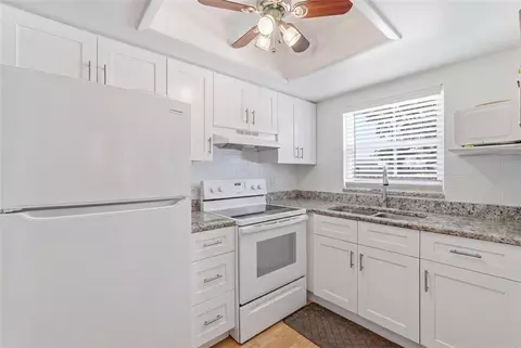 Kitchen - 404 E Orlando Ave #11B, Ocoee, FL 34761 photo 1 of 6