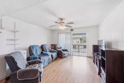 Living - 404 E Orlando Ave #11B, Ocoee, FL 34761 photo 2 of 2