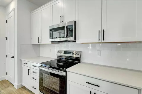 Kitchen - 1010 Cloud Ridge Ct, Mount Dora, FL 32757 photo 3 of 3
