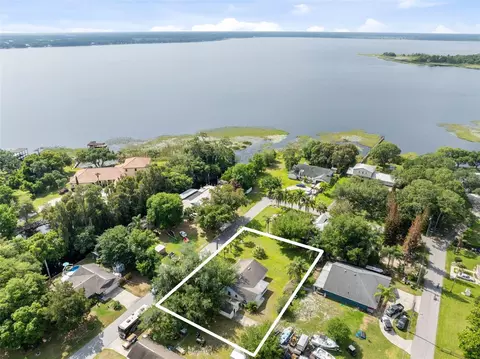 2234 James Dr, Saint Cloud, FL 34771