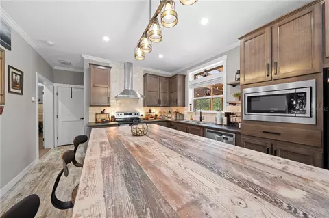 Kitchen - 5585 Palm Ave, Okeechobee, FL 34972 photo 5 of 10