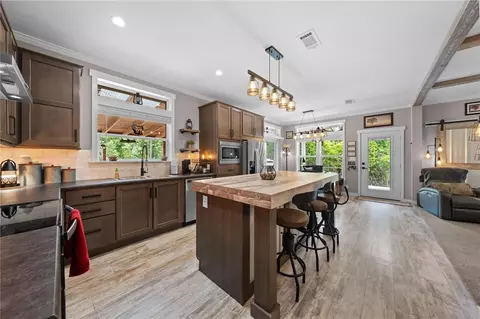 Kitchen - 5585 Palm Ave, Okeechobee, FL 34972 photo 10 of 10