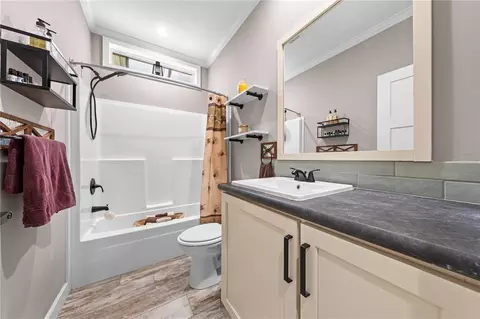 Bath - 5585 Palm Ave, Okeechobee, FL 34972 photo 1 of 3