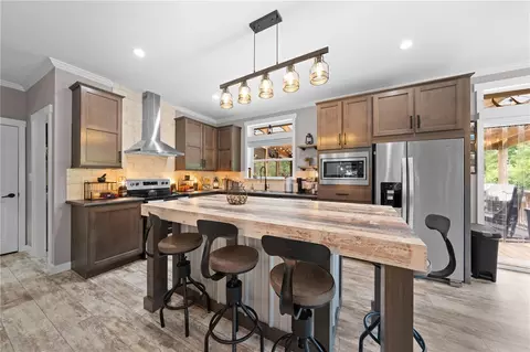 Kitchen - 5585 Palm Ave, Okeechobee, FL 34972 photo 3 of 10
