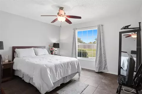 Bedroom - 6445 Bay Shore Dr, Saint Cloud, FL 34771 photo 3 of 5