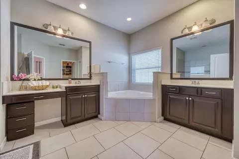 Bath - 1719 Hawksbill Ln, Saint Cloud, FL 34771 photo 1 of 4