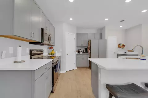 Kitchen - 5533 Vigo Loop, Saint Cloud, FL 34771 photo 3 of 4