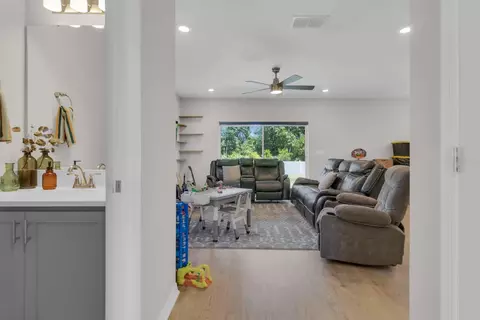 Entry Way - 5533 Vigo Loop, Saint Cloud, FL 34771 photo 2 of 8