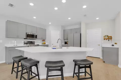 Kitchen - 5533 Vigo Loop, Saint Cloud, FL 34771 photo 1 of 4