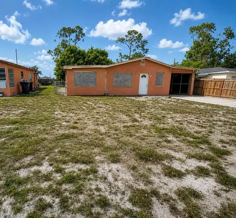 48 Princeton Ave, Frostproof, FL 33843
