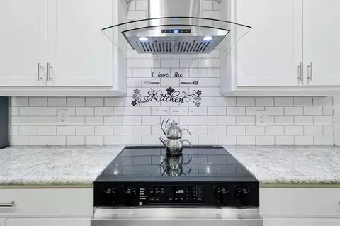 Kitchen - 4055 Ruby Run, Haines City, FL 33844 photo 4 of 6