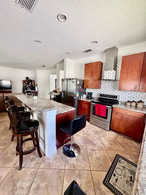 Kitchen - 3514 Pintail Ln, Saint Cloud, FL 34772 photo 5 of 5