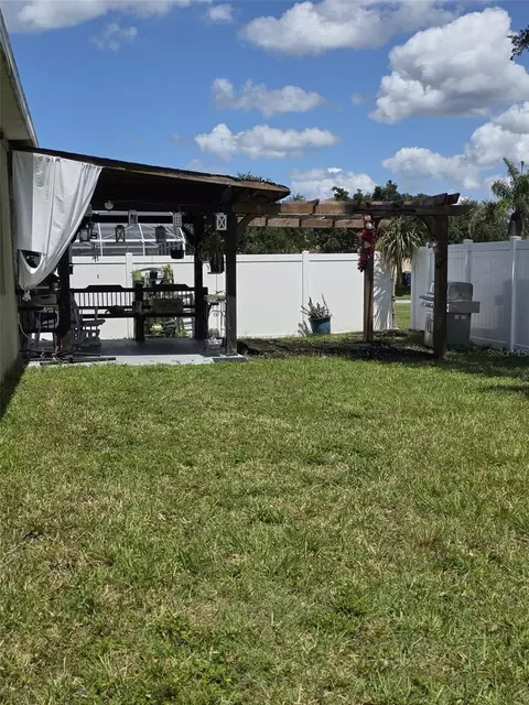 Exterior - 3514 Pintail Ln, Saint Cloud, FL 34772 photo 4 of 7