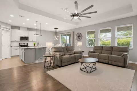 Living - 2948 Foxtail Bnd, Ocoee, FL 34761 photo 1 of 2