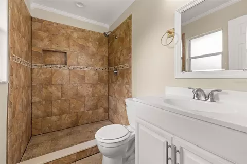 Bath - 235 Tennessee Ave, Saint Cloud, FL 34769 photo 3 of 3