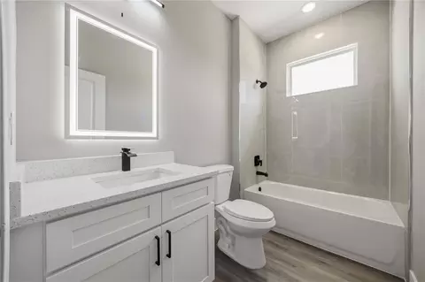 Bath - 2122 River Hawk Loop, Winter Haven, FL 33880 photo 3 of 3
