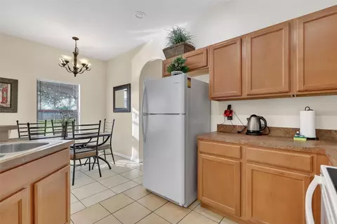 Kitchen - 126 Summer Place Loop, Clermont, FL 34714 photo 2 of 2